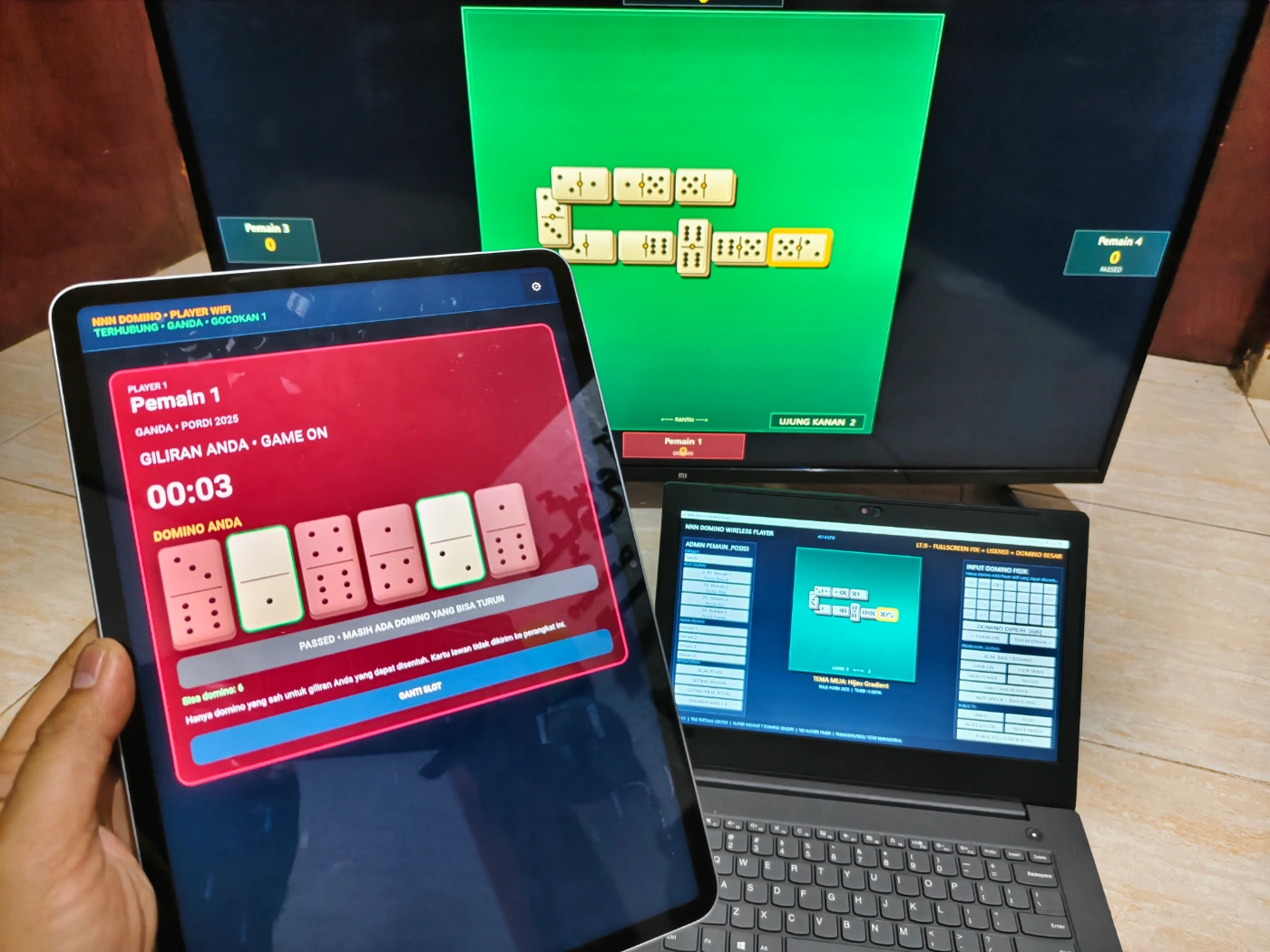 Papan skor Domino Player WiFi dengan NNN Panel Panitia browser HP dan Public TV pada TV